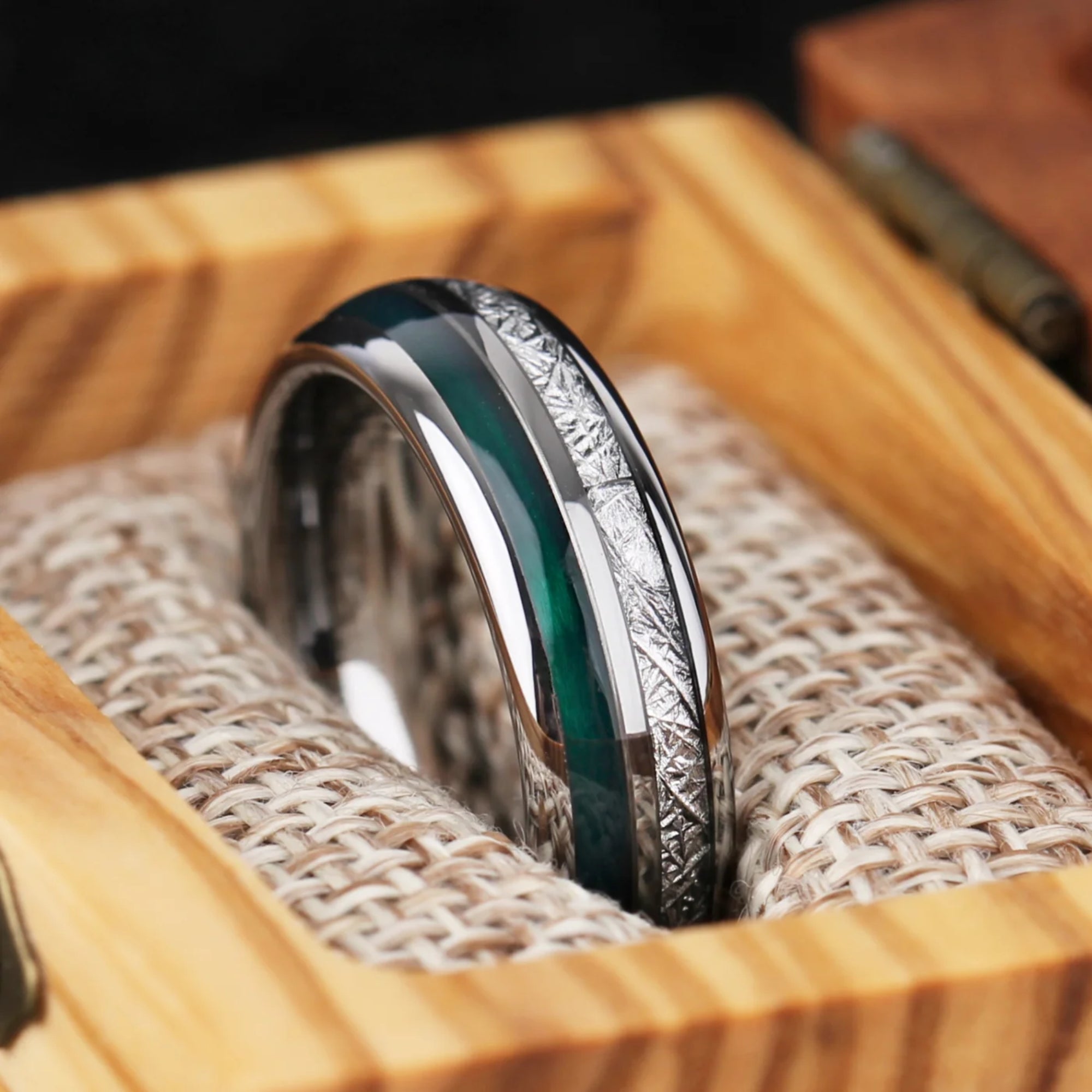 WEDDING RING GREEN AGATE METEORITE & TUNGSTEN UNISEX (6MM)