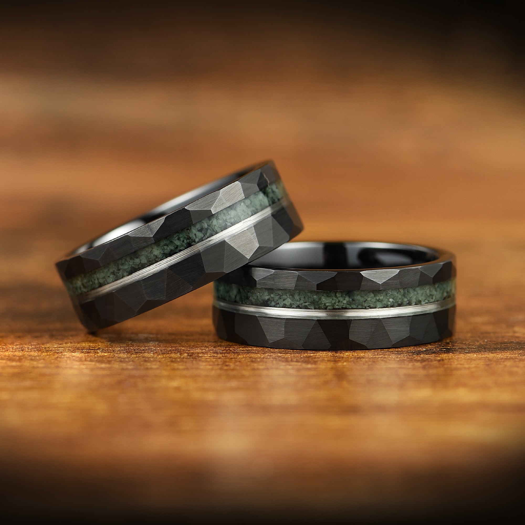 Alliances pour hommes en bois foncé - Bois fumé, agate mousse et météorite 